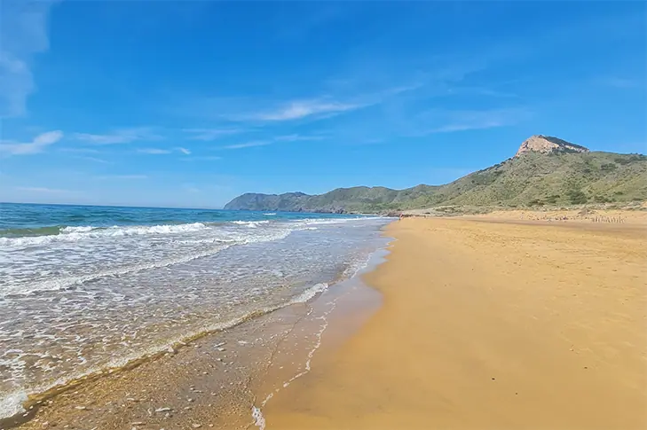 Vista de la costa virgen de Calblanque desde un mirador