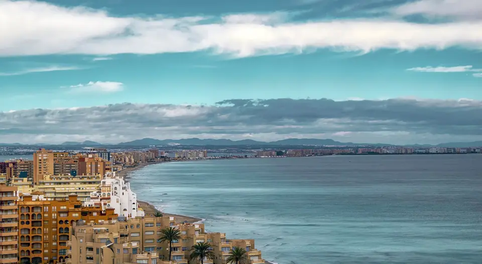 Costa mediterránea de La Manga con sus playas abiertas
