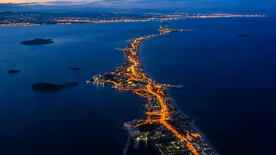 La Manga de noche